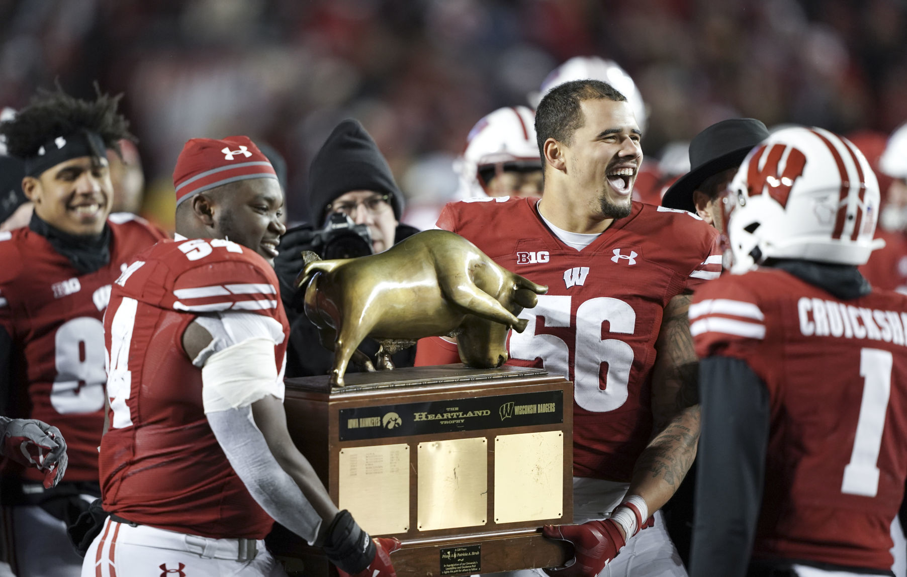 Badgers 24, Hawkeyes 22